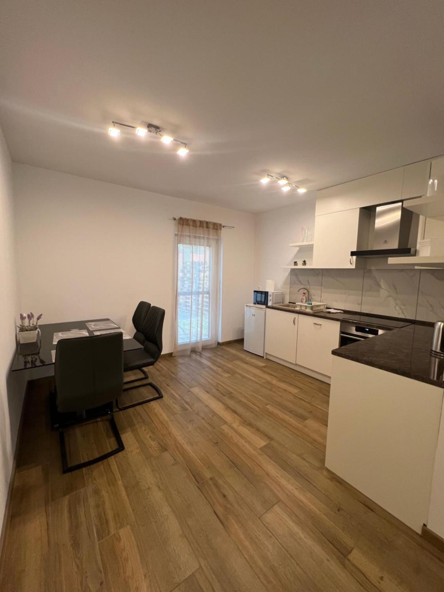 Modern Apartman Szeged Eksteriør bilde